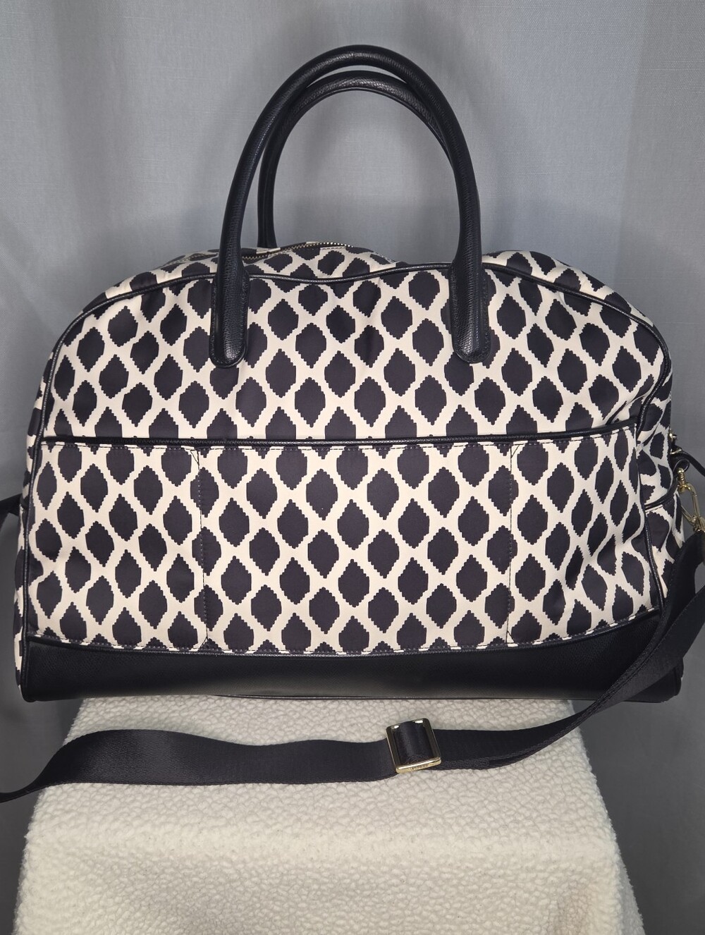 Vera Bradley Black & White Ikat Spots Weekender Bag - Picture 3 of 9